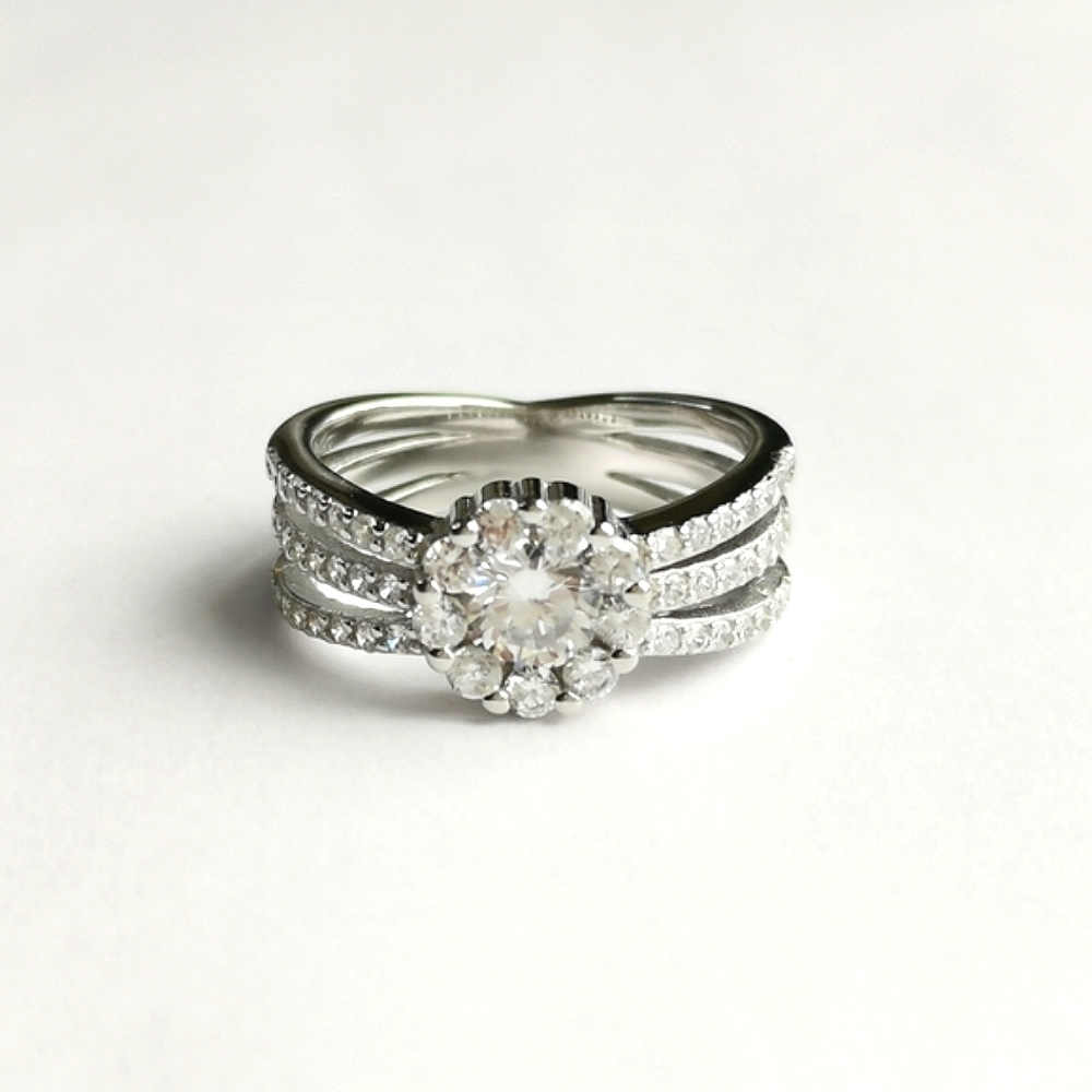 Sterling Silver CZ Cocktail Ring size 7 🆕